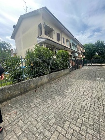 Foto Villa a schiera a Pieve Fissiraga Centro di 150 m² con 4 locali