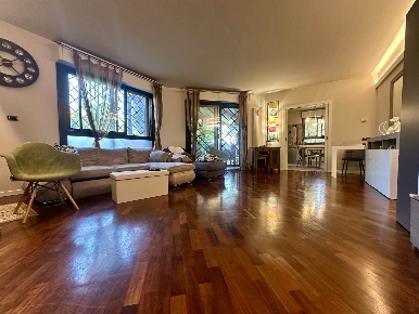 Foto Appartamento in Via Isolino 19, Senago di 100 m² con 3 locali