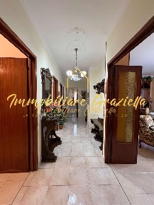 Foto Appartamento a Ventimiglia di 88 m² con 5 locali in vendita