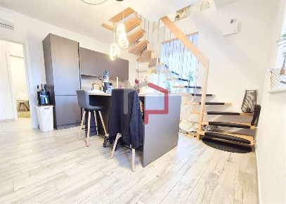 Foto Appartamento in Via Negrelli, Laives Centro di 83 m² con 3 locali