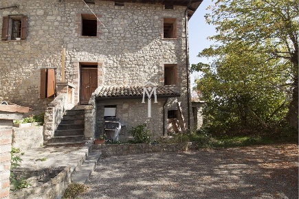 Foto Appartamento a Viano di 286 m² con 11 locali in vendita