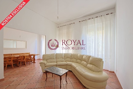 Foto Appartamento in Largo Del Cisternino, Livorno di 130 m² con 5 locali