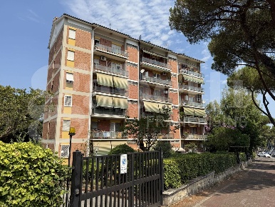 Foto Appartamento in Via Laurentina 610, Roma Eur di 110 m² con 4 locali