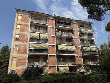 Foto Appartamento in Via Laurentina 610, Roma Eur di 110 m² con 4 locali