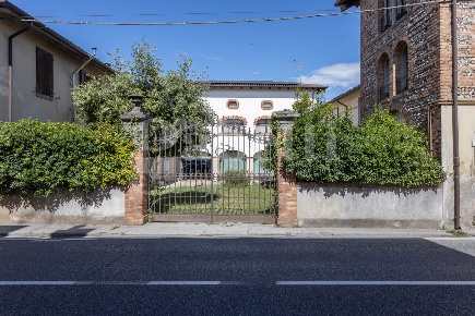 Foto Appartamento in Via Villa 53/4, Casarsa della Delizia Centro di 216 m²