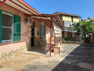 Foto Villa unifamiliare in Via Filetto snc, Terracina Panoramica di 75 m²