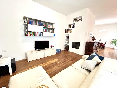 Foto Casa indipendente a Ponsacco di 125 m² con 6 locali in vendita
