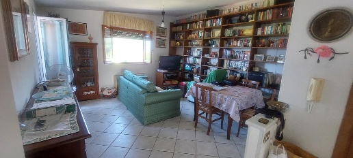 Foto Appartamento a Luni Casano Dogana Isola di 80 m² con 5 locali