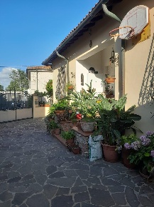 Foto Casa indipendente a Collesalvetti in vendita