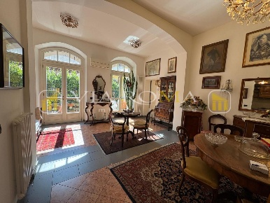 Foto Appartamento a Lucca Piazza Anfiteatro - Torre Guinigi di 135 m²