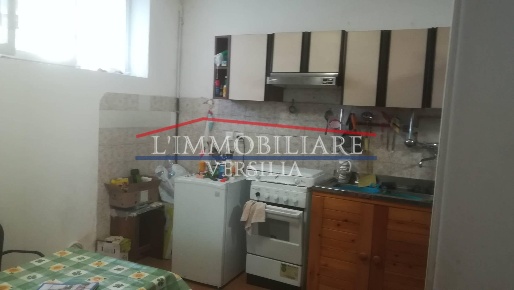 Foto Seminterrato a Carrara Marina di Carrara di 55 m² con 3 locali