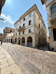 Foto Box in Corso  Andrea Palladio, Vicenza di 30 m² con 1 locali