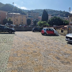 Foto Box in Via Pisa, Recco in vendita