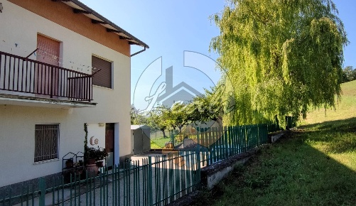 Foto Appartamento in C.DA SAN ROCCO, Tolentino di 110 m² con 4 locali
