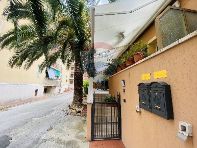 Foto Villa a schiera in VIA PARMA, Chiavari Caperana di 184 m² in vendita