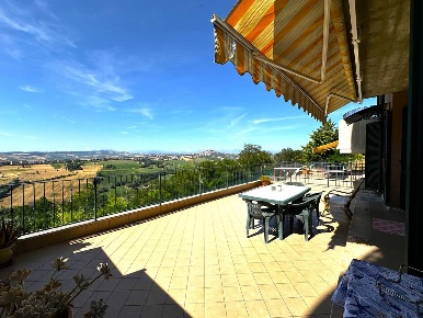 Foto Appartamento a Fermo Capodarco di 95 m² con 4 locali in vendita