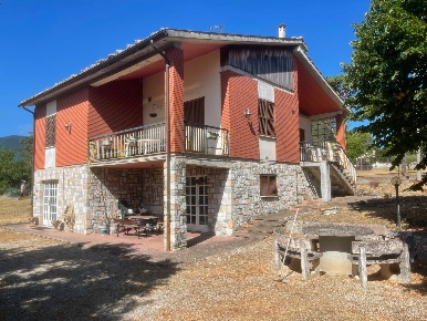Foto Casa indipendente in monterosso via Sodo, Sassoferrato di 220 m²