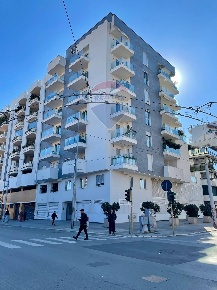 Foto Box a Bari Carrassi di 13 m² con 1 locali in vendita