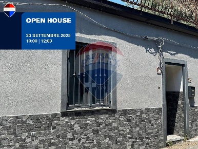 Foto Casa indipendente in Via Degli Ulivi, Catania di 105 m² con 6 locali
