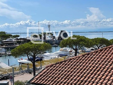 Foto Appartamento in via Italia, Lignano Sabbiadoro Centro di 94 m²