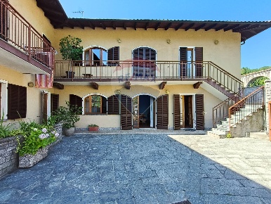 Foto Appartamento in Via vittorio veneto, Pettenasco Centro di 130 m²