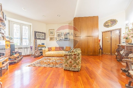 Foto Appartamento in Via Faleria, Roma San Giovanni di 150 m² con 5 locali