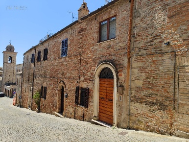 Foto Casa indipendente in Via Margherita, Ripatransone Centro di 325 m²