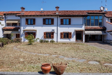 Foto Casa indipendente in Via XX Settembre, Moretta Centro di 330 m²