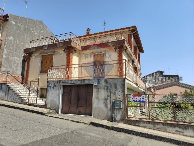 Foto Villa bifamiliare in via tenente scuderi giuseppe, Zafferana Etnea