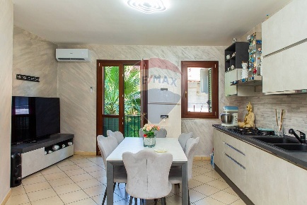 Foto Appartamento in Via Napoli, Motta Sant'Anastasia di 74 m² con 3 locali