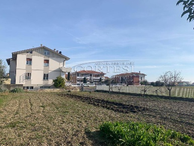 Foto Terreno residenziale a Fano di 850 m² in vendita