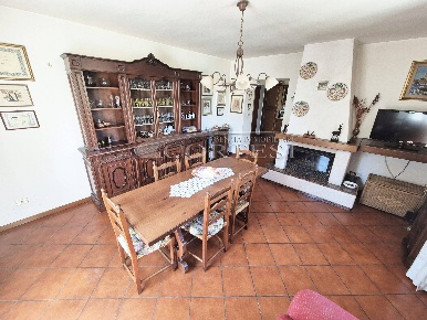 Foto Appartamento in Viale Umbria, Città di Castello di 110 m² con 5 locali