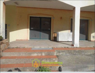 Foto Capannone industriale Palau Centro di 106 m² con 1 locali in vendita