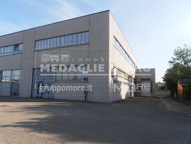 Foto Capannone industriale a Castelnuovo Rangone di 1000 m² con 6 locali