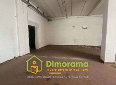 Foto Capannone industriale in Fraz. Terrarossa, Aulla Terrarossa di 1000 m²