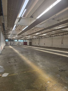 Foto Capannone industriale a Figino Serenza di 1000 m² con 2 locali