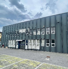 Foto Capannone industriale a Carugo di 500 m² con 1 locali in affitto