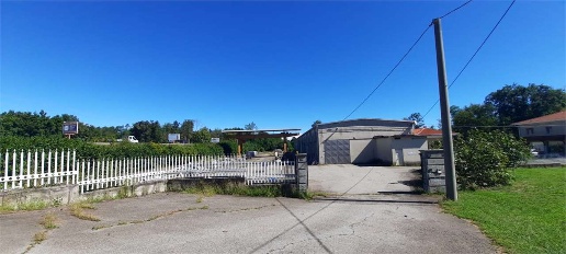 Foto Capannone industriale a Romagnano Sesia di 1500 m² con 8 locali