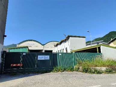 Foto Capannone industriale a Valgreghentino di 700 m² con 3 locali