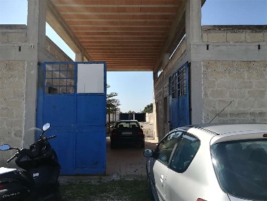 Foto Capannone industriale a Carosino di 1000 m² con 5 locali in vendita