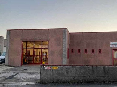 Foto Capannone industriale in Via del Lavoro, Curtatone Centro di 640 m²