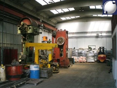 Foto Capannone industriale in Via Roma, Valbrona di 445 m² con 1 locali
