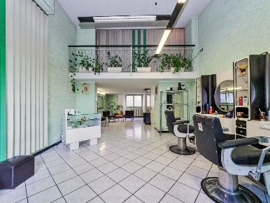 Foto Capannone industriale in Via Giuseppe Mazzini 1, Arona Centro di 80 m²