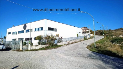 Foto Capannone industriale in Strada Statale 17, Barisciano di 2000 m²
