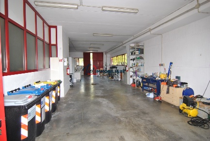 Foto Capannone industriale in Via Aiaccia 64, Collesalvetti di 320 m²