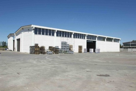 Foto Capannone industriale in Via Fossanuova, Lucca Padule di 1300 m²