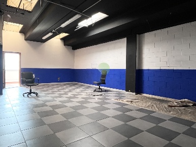 Foto Capannone industriale in Via Cimarosa 100, Livorno Salviano di 200 m²