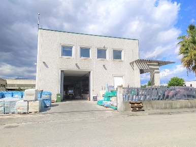 Foto Capannone industriale a Spinetoli Pagliare di 1200 m² con 6 locali