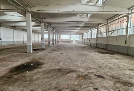 Foto Capannone industriale in VIA TRIESTE 37, Erba Centro di 1500 m²