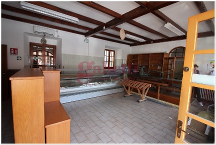 Foto Capannone industriale in Piazza Martiri, Comignago Centro di 65 m²